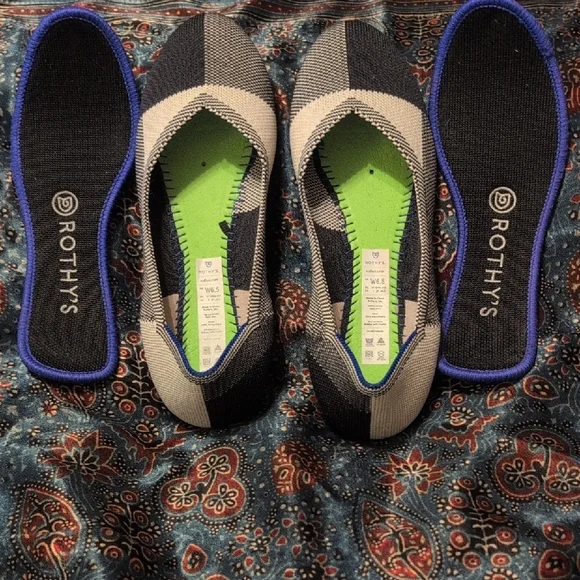 Rothy's Black and Blue Patterned Flats - Picture 4 of 5